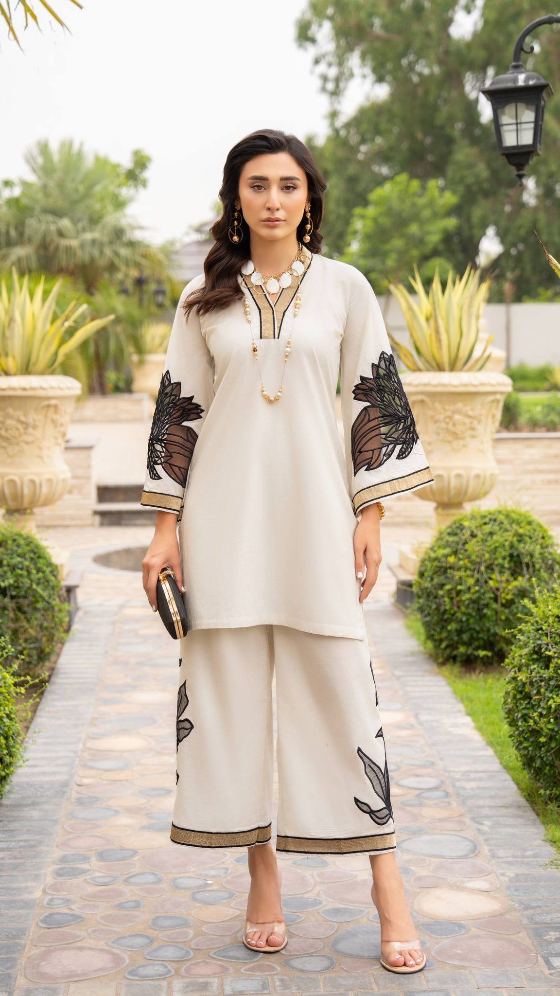 Almond EMBROIDERY 2Piece
