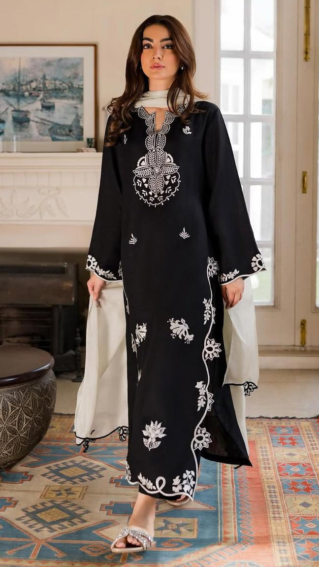 Haniyah Embroidered 3pc