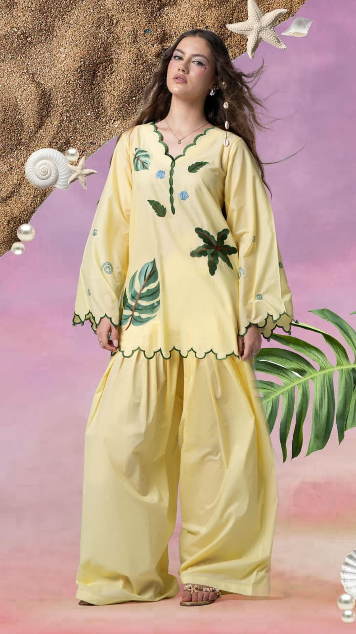 Wao Embroidered Set